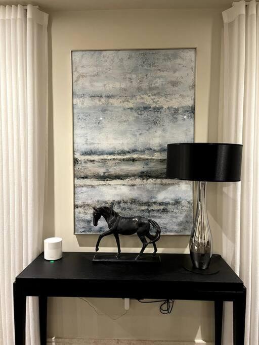 2Br Urban Vista Retreat Chcl F7 Apartman Chigwell Kültér fotó