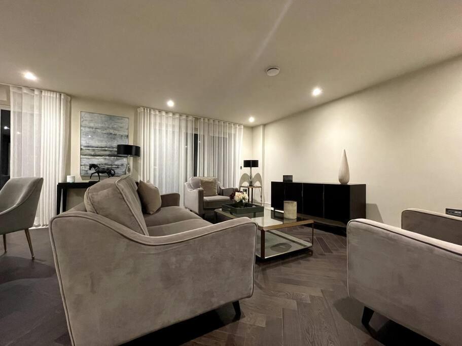 2Br Urban Vista Retreat Chcl F7 Apartman Chigwell Kültér fotó