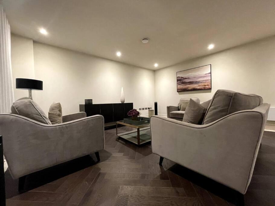 2Br Urban Vista Retreat Chcl F7 Apartman Chigwell Kültér fotó