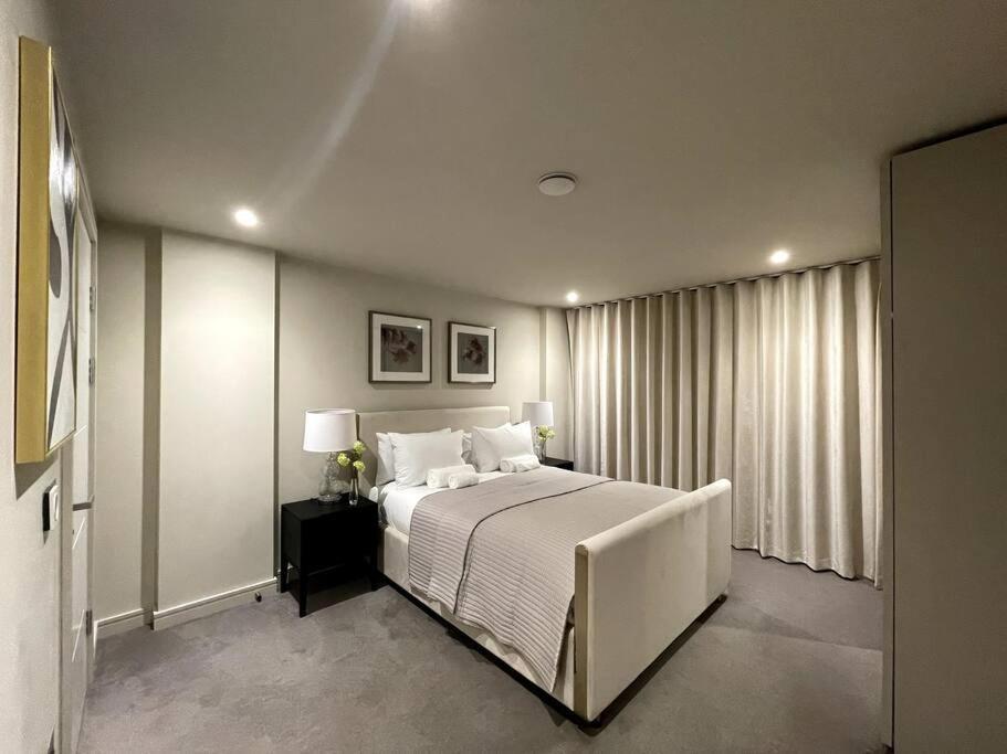 2Br Urban Vista Retreat Chcl F7 Apartman Chigwell Kültér fotó