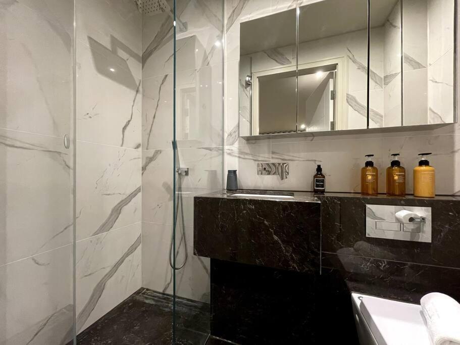 2Br Urban Vista Retreat Chcl F7 Apartman Chigwell Kültér fotó