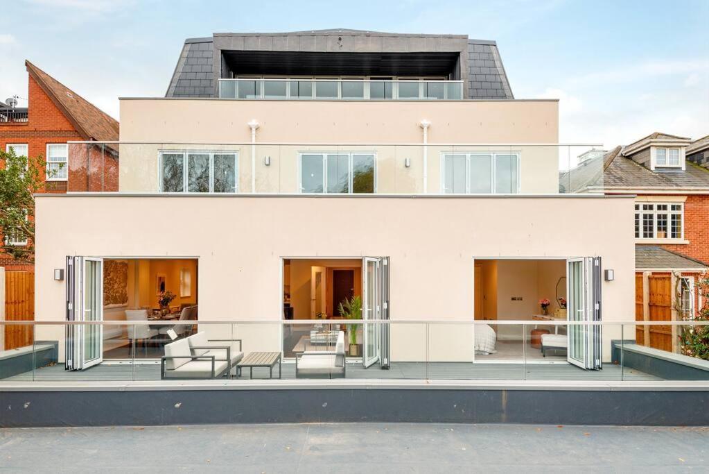 2Br Urban Vista Retreat Chcl F7 Apartman Chigwell Kültér fotó