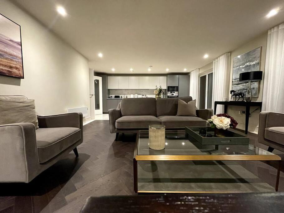 2Br Urban Vista Retreat Chcl F7 Apartman Chigwell Kültér fotó