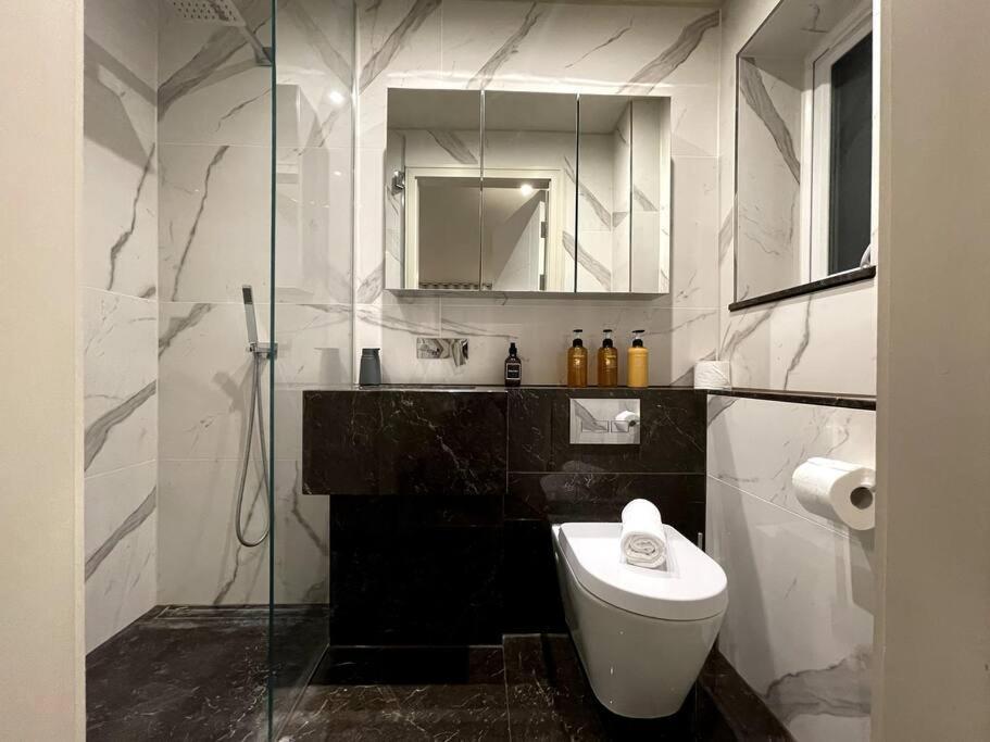 2Br Urban Vista Retreat Chcl F7 Apartman Chigwell Kültér fotó